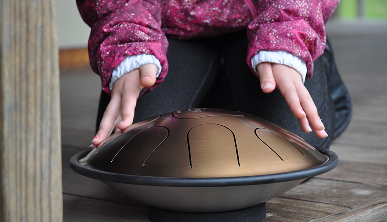 Learn the tongue drum